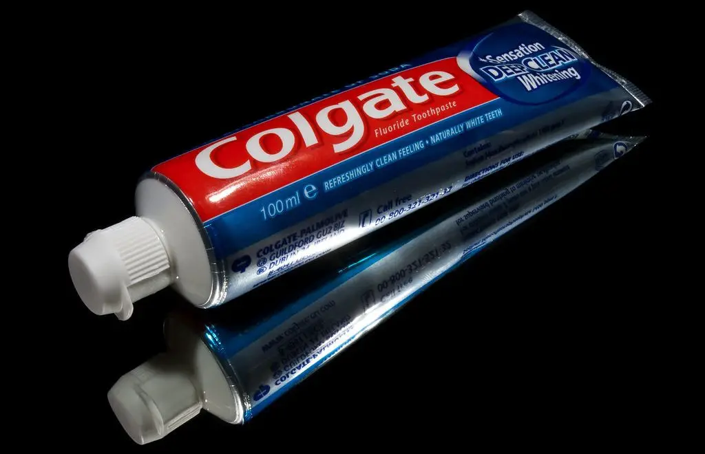 What Are The Side Effects Of Colgate Toothpaste On The Face?