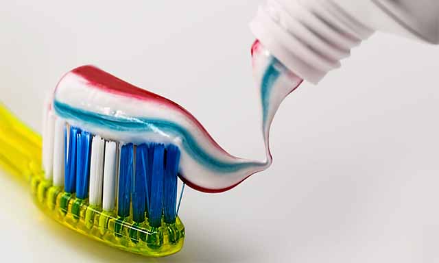 Toothpaste: Why Does It Come Out In Stripes Even When Mixed?