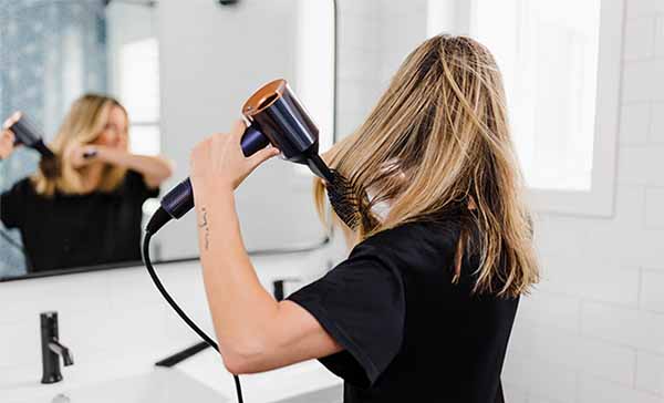 Can you straighten curly hair with Dyson?